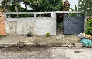 Imagem: A casa possui 2 Dormitórios, 2 Banheiros, 1 Vaga na garagem