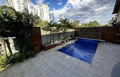 Imagem: A casa em condomínio possui 4 Dormitórios, 5 Banheiros, 5