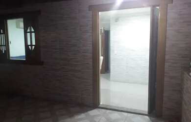 Imagem: A casa possui 2 Dormitórios, 3 Banheiros, 1 Vaga na garagem