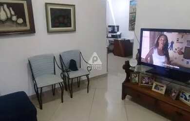 Imagem: A casa possui 5 Dormitórios, 3 Banheiros, 190m² de Área e