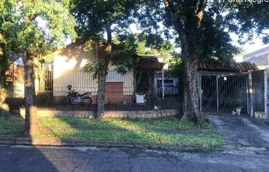 Imagem: A casa possui 3 Dormitórios, 2 Banheiros, 137m² de Área e