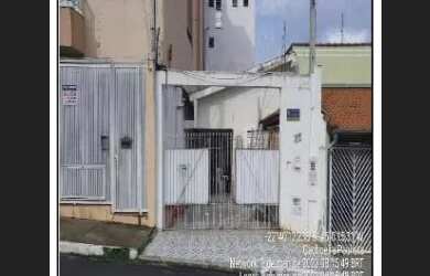 Imagem: A casa possui 1 Dormitório, 1 Banheiro, 1 Vaga na garagem