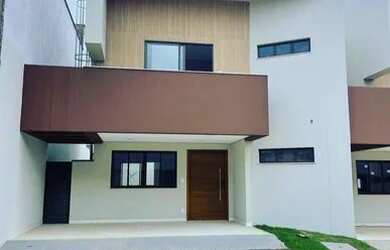 Imagem: A casa em condomínio possui 3 Dormitórios, 1 Banheiro, 2 Vagas