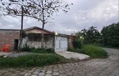 Imagem: A casa possui 2 Dormitórios, 1 Banheiro, 1 Vaga na garagem