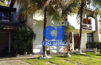 Imagem: A casa em condomínio possui 4 Dormitórios, 3 Banheiros, 2