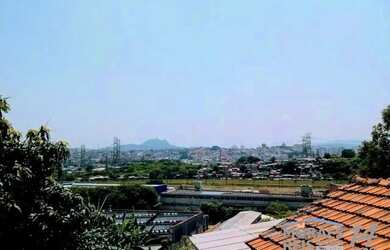 Imagem 1: Casas em Terreno com 654 metros a Venda R$ 1.000,000,00 IPTU R$ 650,00 reais Mensal Local