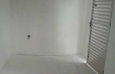 Imagem: A casa possui 2 Dormitórios, 1 Banheiro e está localizado