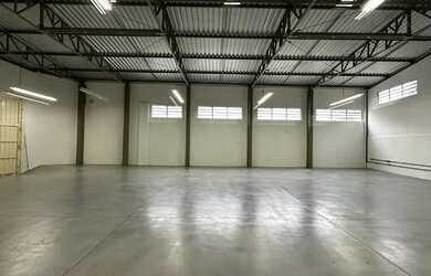 Imagem: O depósito possui 330m² de Área e está localizado em Do