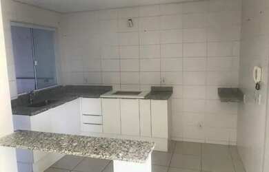 Imagem: A casa possui 2 Dormitórios, 3 Banheiros, 1 Vaga na garagem