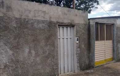 Imagem: A casa possui 2 Dormitórios, 1 Banheiro, 50m² de Área e