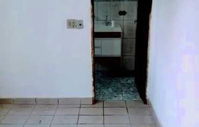 Imagem 2: Casas em Terreno com 654 metros a Venda R$ 1.000,000,00 IPTU R$ 650,00 reais Mensal Local