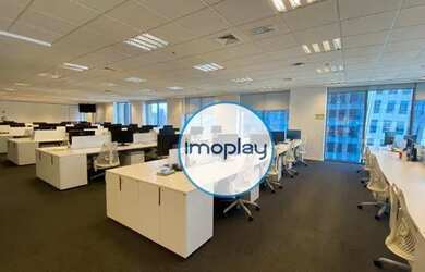 Imagem: O depósito possui 5 Vagas na garagem, 1.808m² de Área e