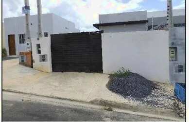 Imagem: A casa à venda possui 2 Dormitórios, 1 Banheiro, 1 Vaga na