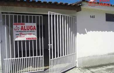 Imagem: A casa possui 2 Dormitórios, 1 Banheiro, 1 Vaga na garagem