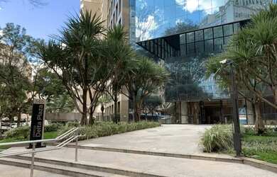 Imagem: O depósito possui 1 Vaga na garagem, 443m² de Área e está