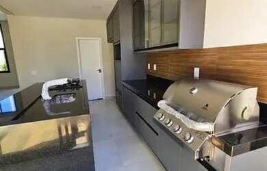 Imagem 7: Casa Jardim Brescia. Churrasqueira, Varanda, Guarda roupae137m² de Área