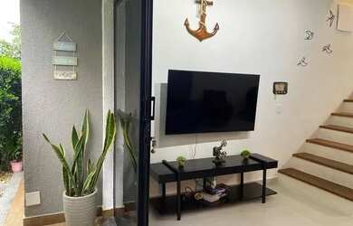 Imagem: A casa possui 3 Dormitórios, 3 Banheiros, 3 Vagas na garagem