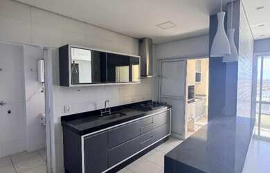 Imagem: O apartamento possui 2 Dormitórios, 2 Banheiros, 2 Vagas na