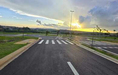 Imagem: O terreno possui 620m² de Área e está localizado em Parque