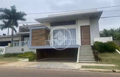 Imagem: A casa em condomínio possui 5 Dormitórios, 5 Banheiros, 5