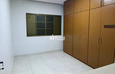 Imagem 11: Apartamento com 3 quartos sendo 1 suíte disponível para locação no bairro Centro em Uberlâ