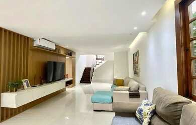 Imagem: A casa em condomínio possui 4 Dormitórios, 4 Banheiros, 4