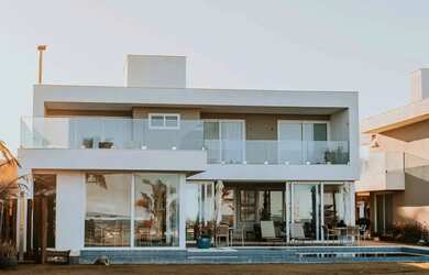 Imagem 2: Casa 8/4 para venda e locação em Guarajuba