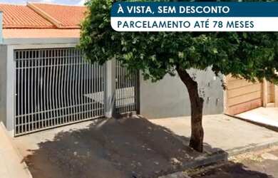 Imagem: A casa possui 1 Dormitório, 1 Banheiro, 1 Vaga na garagem