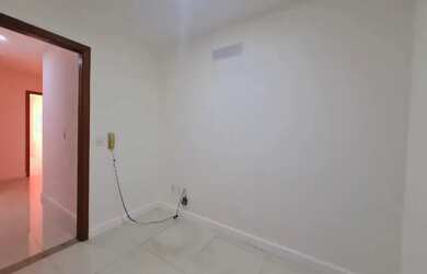 Imagem 2: Sala com recepção e 3 ambientes