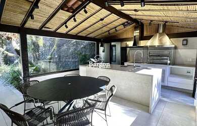 Imagem 7: Casa com 6 suítes a venda na Praia da Ferradura em Armação dos Búzios...