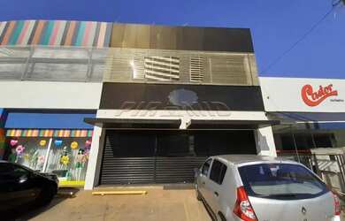 Imagem: O depósito possui 3 Vagas na garagem, 364m² de Área e está