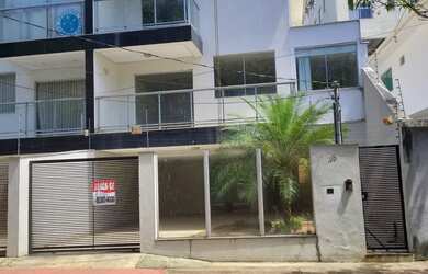 Imagem: A casa em condomínio possui 4 Dormitórios, 5 Banheiros, 3