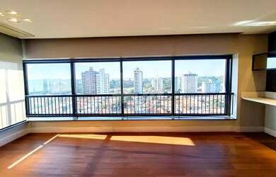 Imagem: O apartamento possui 3 Dormitórios, 1 Banheiro, 3 Vagas na