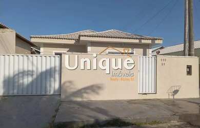 Imagem: A casa possui 3 Dormitórios, 1 Banheiro, 1 Vaga na garagem