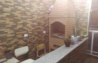 Imagem: A casa possui 4 Dormitórios, 4 Banheiros, 2 Vagas na garagem