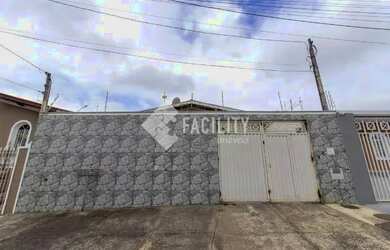 Imagem: A casa em condomínio possui 3 Dormitórios, 2 Banheiros, 5