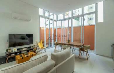 Imagem: O apartamento possui 1 Dormitório, 1 Banheiro, 1 Vaga na garagem