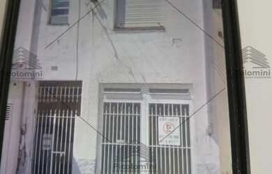 Imagem: A casa possui 5 Dormitórios, 3 Banheiros, 1 Vaga na garagem