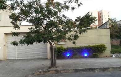 Imagem: A casa possui 2 Dormitórios, 2 Banheiros, 1 Vaga na garagem