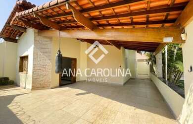 Imagem: A casa possui 2 Dormitórios, 1 Banheiro, 3 Vagas na garagem