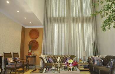 Imagem: A casa possui 3 Dormitórios, 4 Banheiros, 2 Vagas na garagem