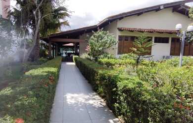 Imagem: A casa possui 4 Dormitórios, 5 Banheiros, 5 Vagas na garagem