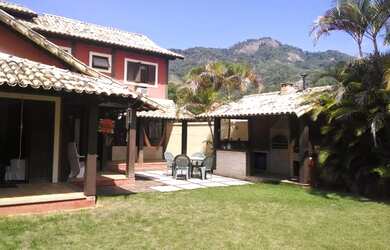 Imagem: A casa em condomínio possui 4 Dormitórios, 5 Banheiros, 5