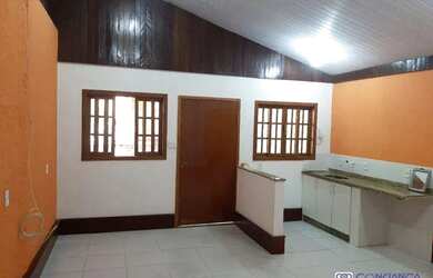 Imagem: A casa possui 1 Dormitório, 1 Banheiro, 1 Vaga na garagem