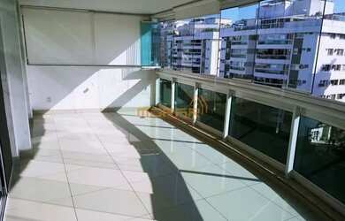 Imagem: O apartamento possui 3 Dormitórios, 5 Banheiros, 2 Vagas na