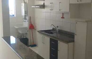 Imagem: O apartamento possui 2 Dormitórios, 1 Banheiro, 1 Vaga na garagem