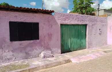 Imagem: A casa possui 2 Dormitórios e está localizado em Saci, Teresina