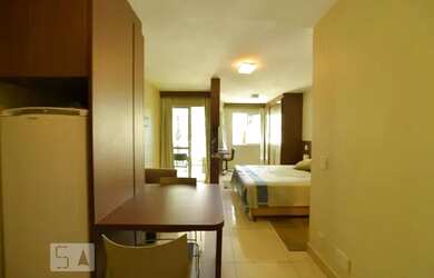 Imagem: A casa possui 1 Dormitório, 1 Banheiro, 1 Vaga na garagem e