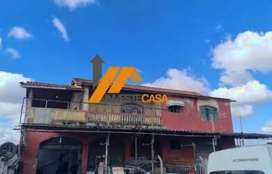 Imagem: A casa possui 3 Dormitórios, 1 Banheiro, 300m² de Área e