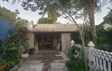 Imagem: A casa possui 2 Dormitórios, 1 Banheiro, 4 Vagas na garagem